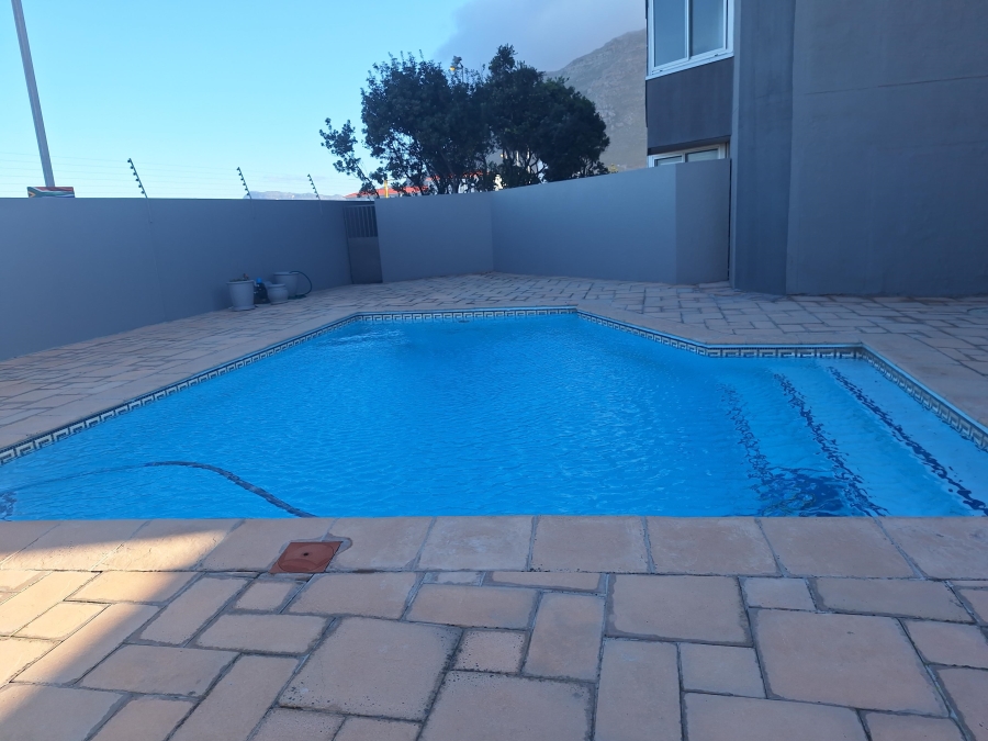 To Let 2 Bedroom Property for Rent in Muizenberg Western Cape